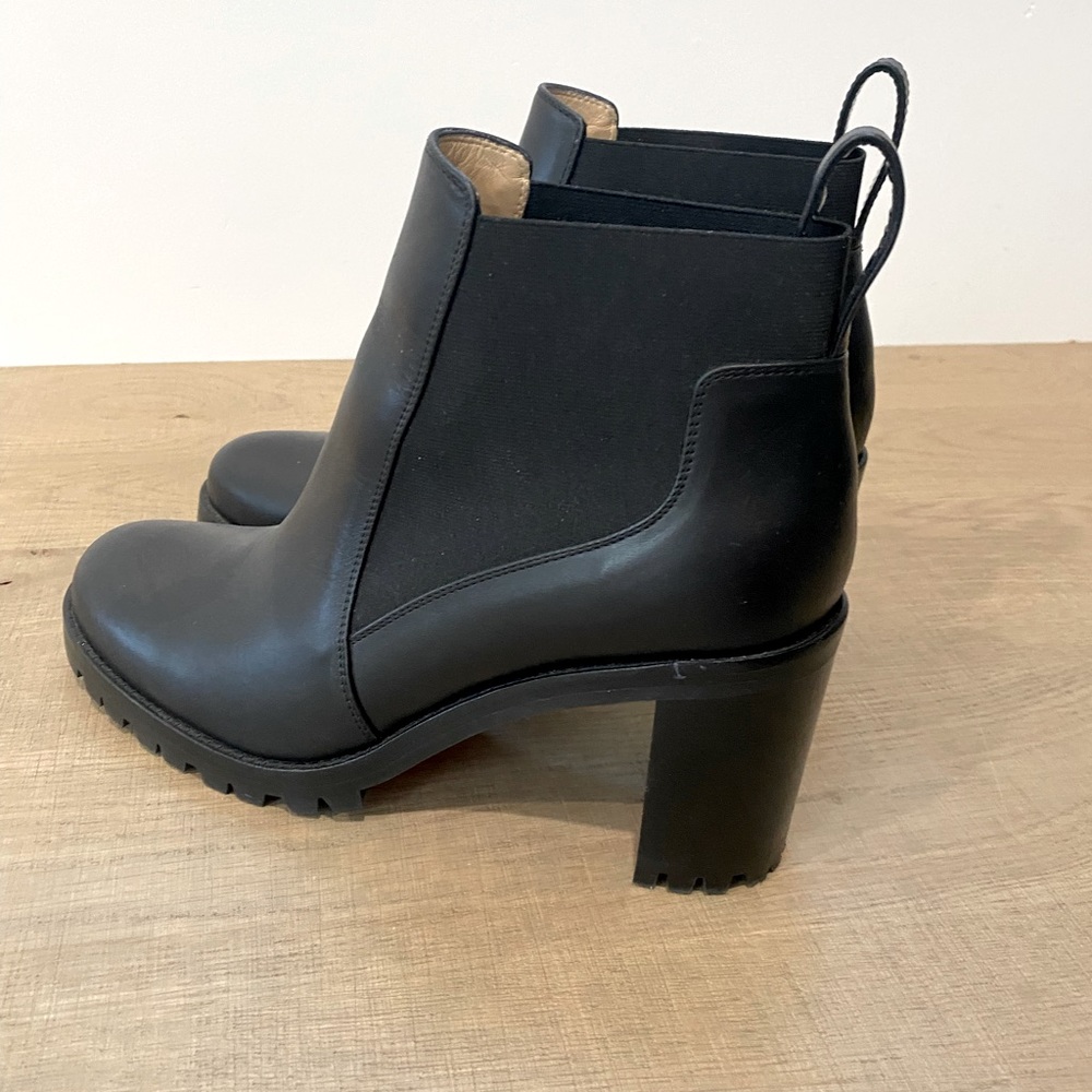 Christian Louboutin. Size 38. Black.